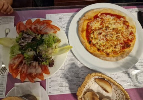 Pizzeria des Allees food