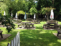 The King And Tinker Public House inside