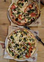 Mod Pizza food