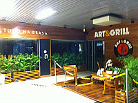 Art e Grill inside