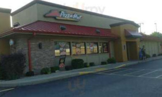 Pizza Hut outside