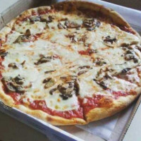 Villa Nova's Pizza food