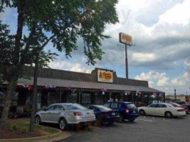 Cracker Barrel Old Country Store outside