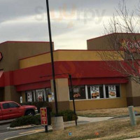 Carl's Jr. outside