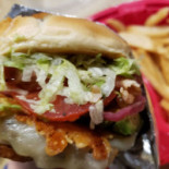 Red Robin Gourmet Burgers Cibo