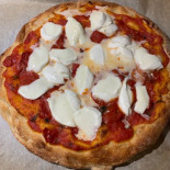 Estro Pizza Lab food