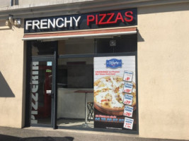 Frenchy Pizzas food