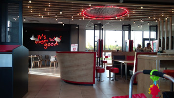 Kfc Dreux inside