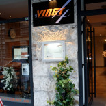 Le Vingt4 Dentro