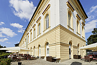 Schloss Dachau outside