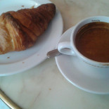 Eclair Au Café Cibo
