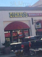 Dickey's Barbecue Pit outside