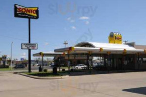 Sonic Drive-in outside