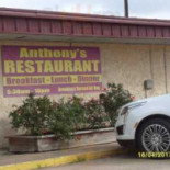 Anthony's Esterno