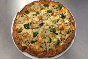 Village Green Pizza food