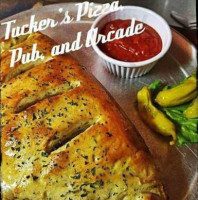 Tucker's Pizza, Pub, And Arcade food