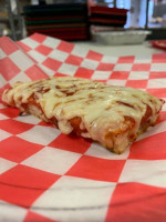 Revellos Pizza food