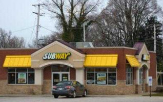 SUBWAY outside