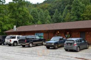 Brasstown Creek Gathering Place Bbq outside