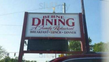 Berne Dining outside