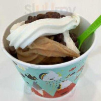 Tutti Frutti Frozen Yogurt food