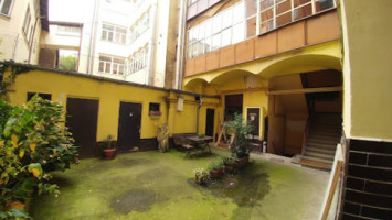 Hostel Li­pa outside