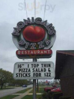 Monical's Pizza Of Hoopeston outside