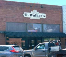 T. Walker's On Main St. outside