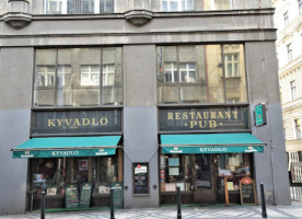 Kyvadlo Pub outside