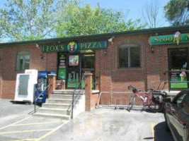 Fox's Pizza Den outside