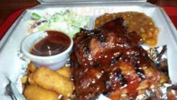 Dickie Do's Bbq food