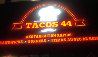 Tacos 44 inside