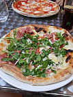 Pizzeria Vesuvio food