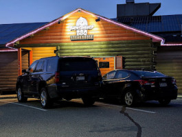 Buck’s Naked Bbq outside