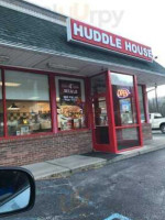 Huddle House outside