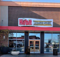 The Habit Burger Grill outside