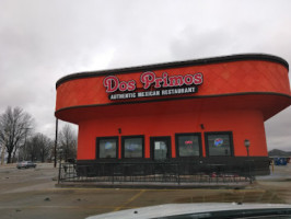 Dos Primos Mexican outside