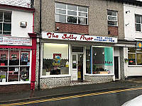 The Jolly Fryer outside