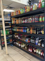 Gulfport Liquors outside