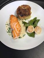 Le Clos Des Plaines food