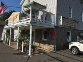 Beacon Falls Pizza Palace outside