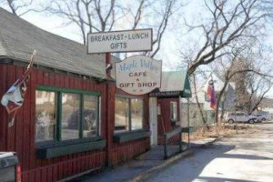 Maple Valley Cafe And Gift Shop outside