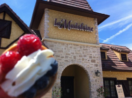 La Madeleine food