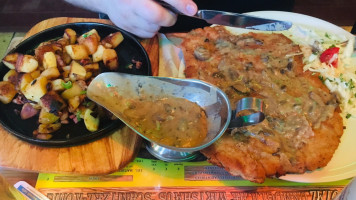 Schnitzelkönig food