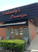 Valenty's Lounge outside