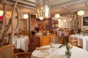 Le Manoir Du Lys food