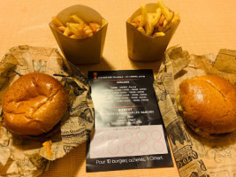 Le Petit Burger food