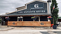 Les Enfants Gates Aubagne outside