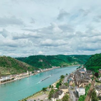 Schloss Rheinfels outside