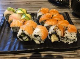 Ye's Sushi food